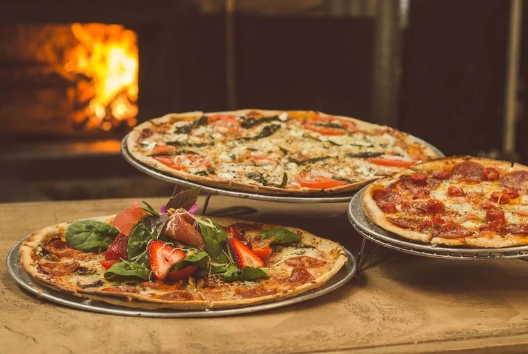 Pizza's uit de houtoven