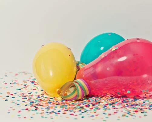 Ballonnen en confetti