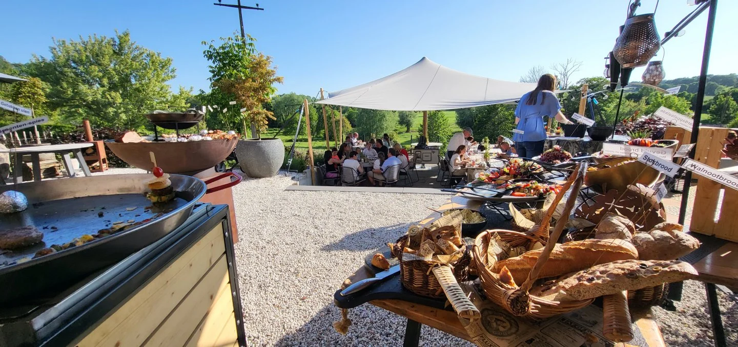 Buitenbuffet op een terras